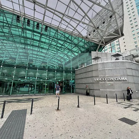 Oriente Station Airport *